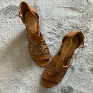 Leather tan cross heels 3 1/2 inch heels